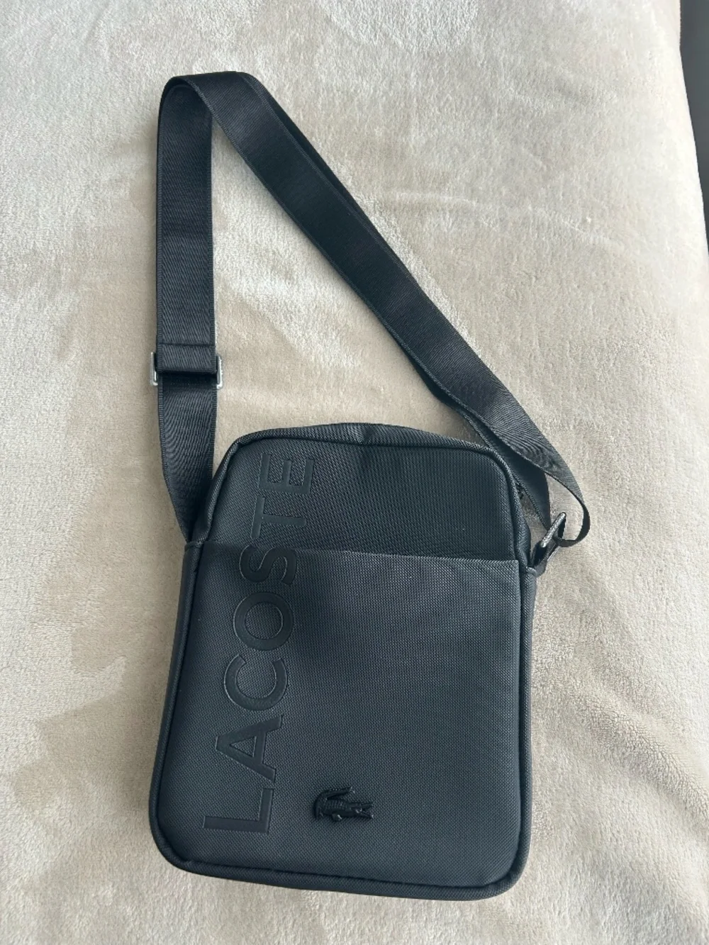 Lacoste Men's Classic Vertical Black Crossbody Bag Petit Piqué